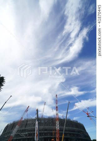 東京的日本城市景觀“正在建設的新國家體育場” 東京的日本城市景觀“正在建設的新國家體育場” 41870445