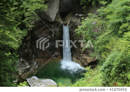 Immortal waterfall of Totsukawa village 41870958
