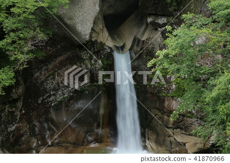Immortal waterfall of Totsukawa village 41870966