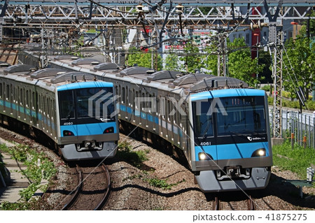 Misplacement of the Odakyu 4000 form Misplacement of the Odakyu 4000 form 41875275