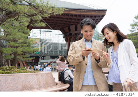 Middle couple travel image Middle couple travel image 41875334