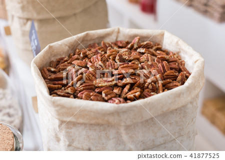 Illustration of bag with pecan 41877525