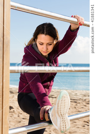 Smiling adult woman training 41881341