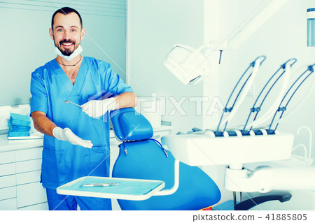 Dentist is ready to accept client in clinic Dentist is ready to accept client in clinic 41885805