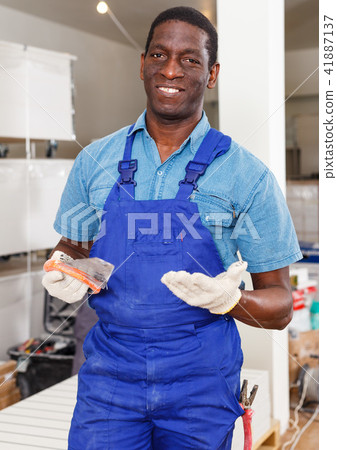 Construction worker ready for works Construction worker ready for works 41887137
