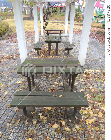 沒有人的公園長椅 41887820