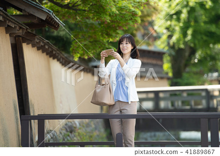 中年婦女旅行形象 41889867