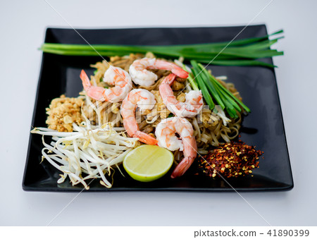 Rice vermicelli served with pork and shrimps 41890399