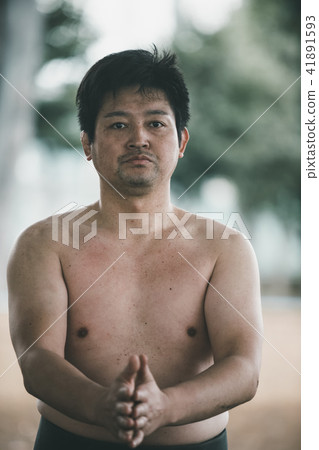 sumo, sumo wrestling, crouching 41891593