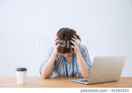 絕望的女商人 絕望的女商人 41893203