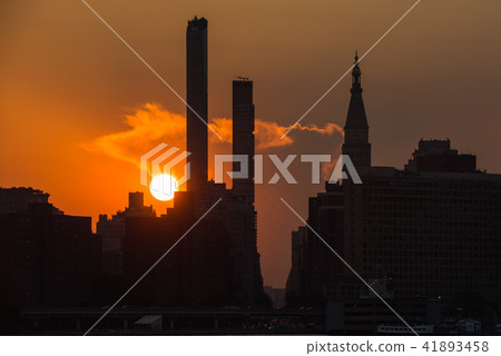Sunset in Manhattan New York, sunset over New York Manhattan Sunset in Manhattan New York, sunset over New York Manhattan 41893458