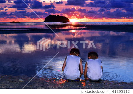 Glow and children Glow and children 41895112