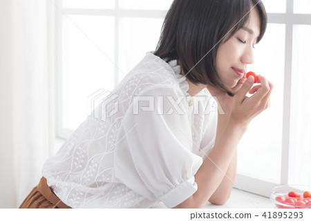 少女與番茄 少女與番茄 41895293