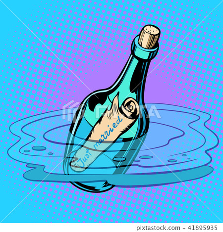 Just married bottle with note, sea 41895935
