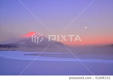 月亮和紅山富士山 41896152