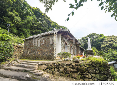 大野教堂大廳被樹木包圍 41896289