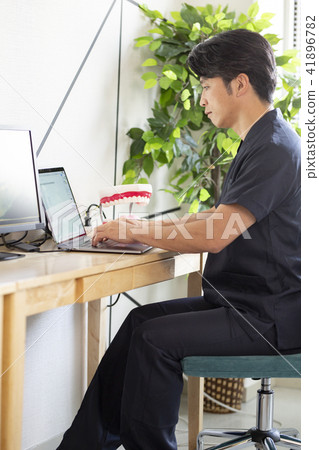 Dentist driving in electronic medical record 41896782