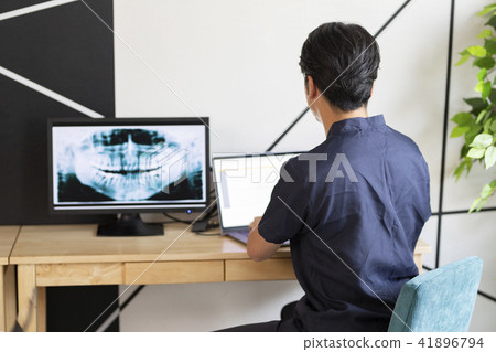 Dentist driving in electronic medical record 41896794