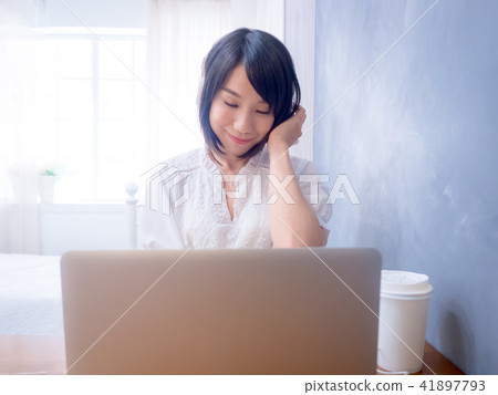 Girl online 41897793