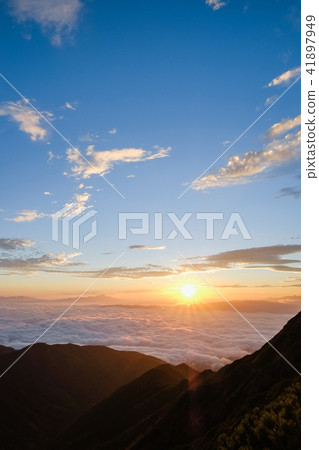 Dawn of the mountain (Hikari) 41897949