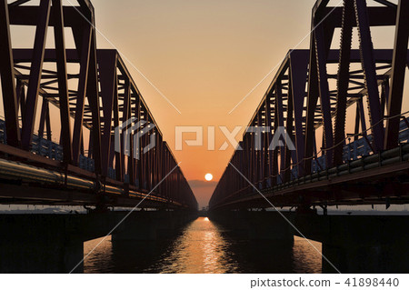 The Kisogawa Bridge and the sunrise The Kisogawa Bridge and the sunrise 41898440
