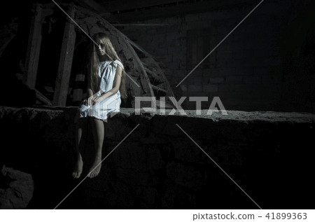 Horror girl in white dress 41899363