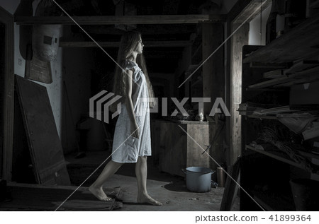 Horror girl in white dress 41899364