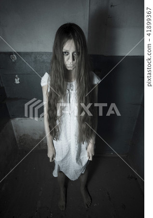 Horror girl in white dress 41899367