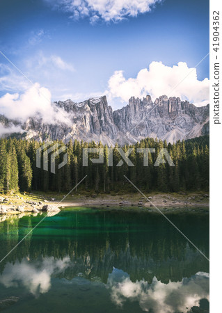Lago di Carezza 41904362