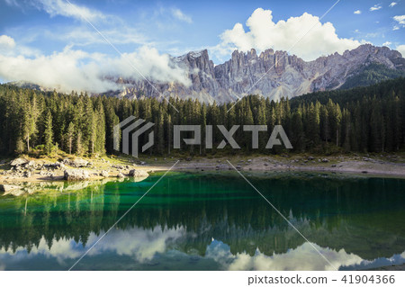 Lago di Carezza 41904366