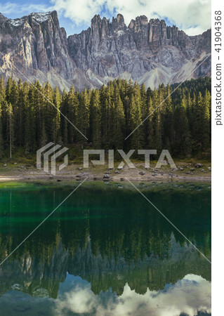 Lago di Carezza 41904368