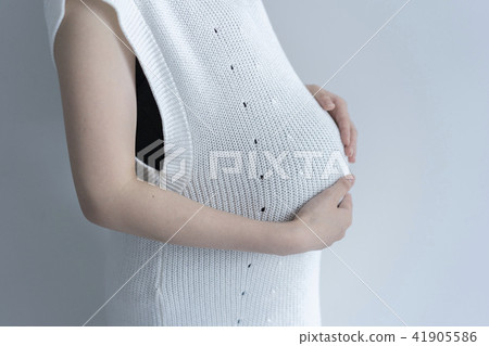 Pregnant woman 41905586