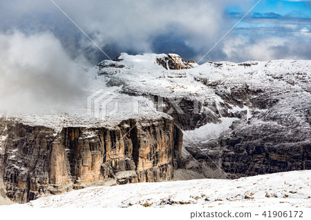 overcast day Dolomites mountains 41906172