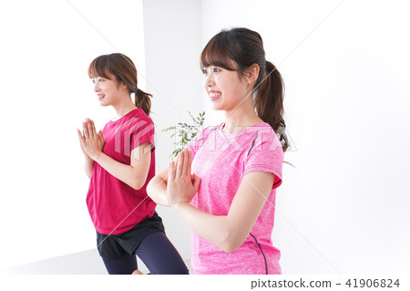 yoga     41906824