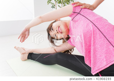 Yoga / Sports 41908193