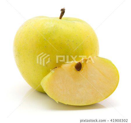 Apple smeralda isolated on white 41908302