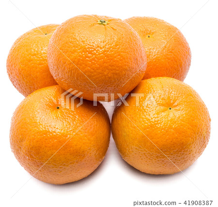 Fresh clementine isolated on white 41908387