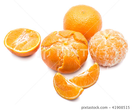 Fresh clementine isolated on white 41908515