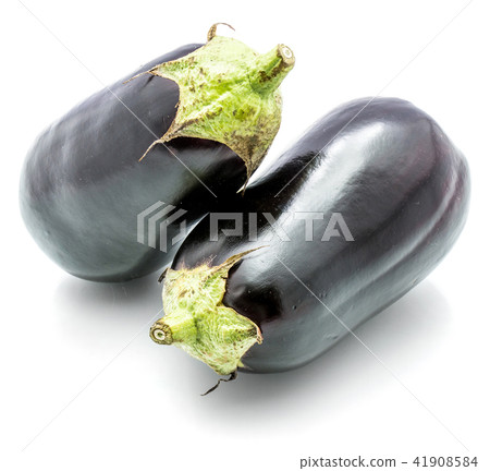 Fresh isolated eggplant on white 41908584
