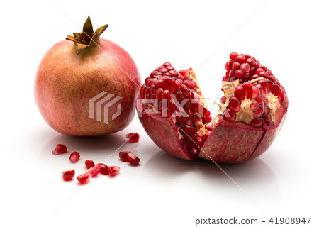 Fresh pomegranate isolated on white 41908947