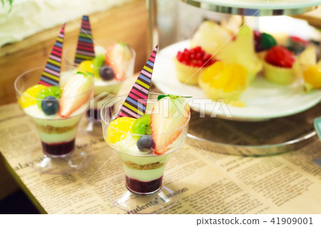 Seasonal Sweet Dessert Tropical Fruit cream trifle 41909001