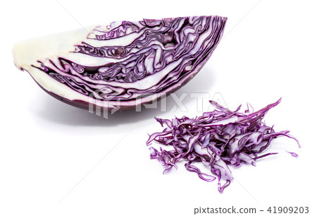 Fresh red cabbage isolated on white 41909203