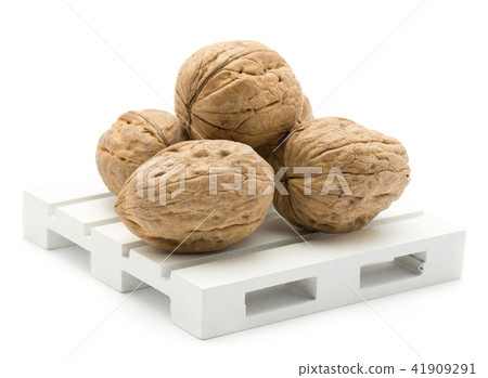 Raw walnut isolated on white Raw walnut isolated on white 41909291