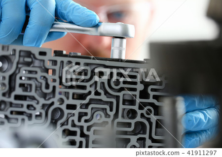 Repairman car-care center on repair of Repairman car-care center on repair of 41911297