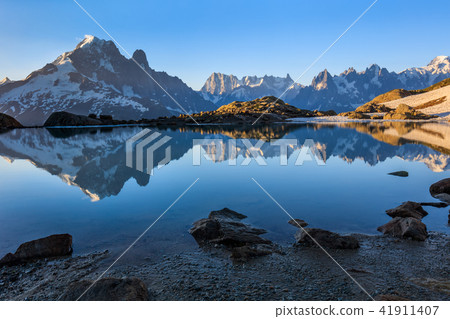 Lac Blanc, Graian Alps, France Lac Blanc, Graian Alps, France 41911407