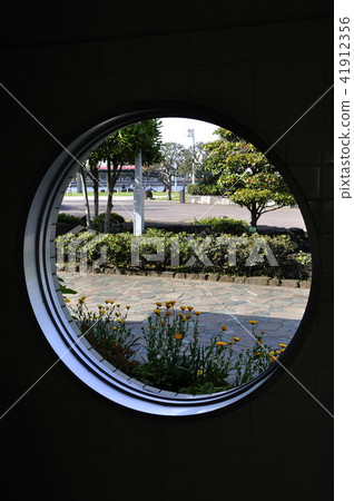 Park's round window Park's round window 41912356