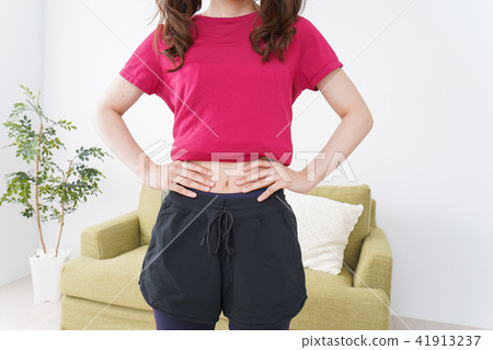 Women who are dieting Women who are dieting 41913237