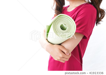 Women who do yoga Women who do yoga 41913336