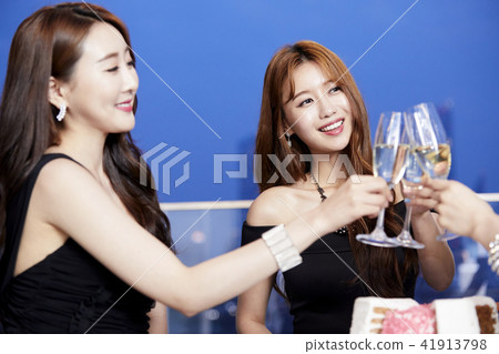 Party, friend, young woman Party, friend, young woman 41913798