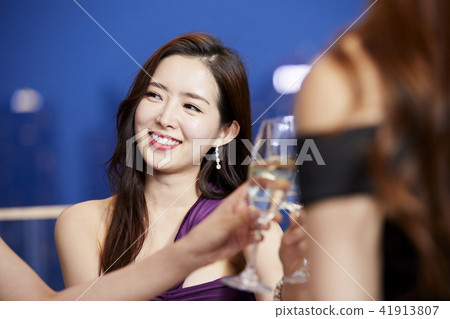 Party, friend, young woman Party, friend, young woman 41913807